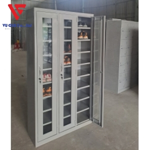 Shoe cabinet with 3 glass doors and 27 compartments