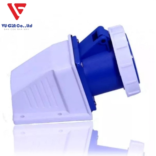 3-pin 32A watertight surface-mounted socket BEK-1232