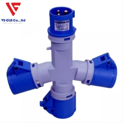BEK 1013 non-watertight 16A 3-way split socket