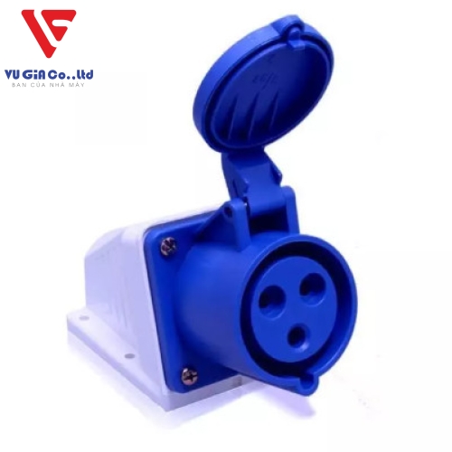 3-prong 16A non-watertight floating outlet BEK-113