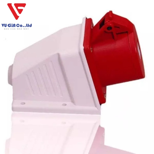 4-pin 32A non-watertight floating outlet BEK-124